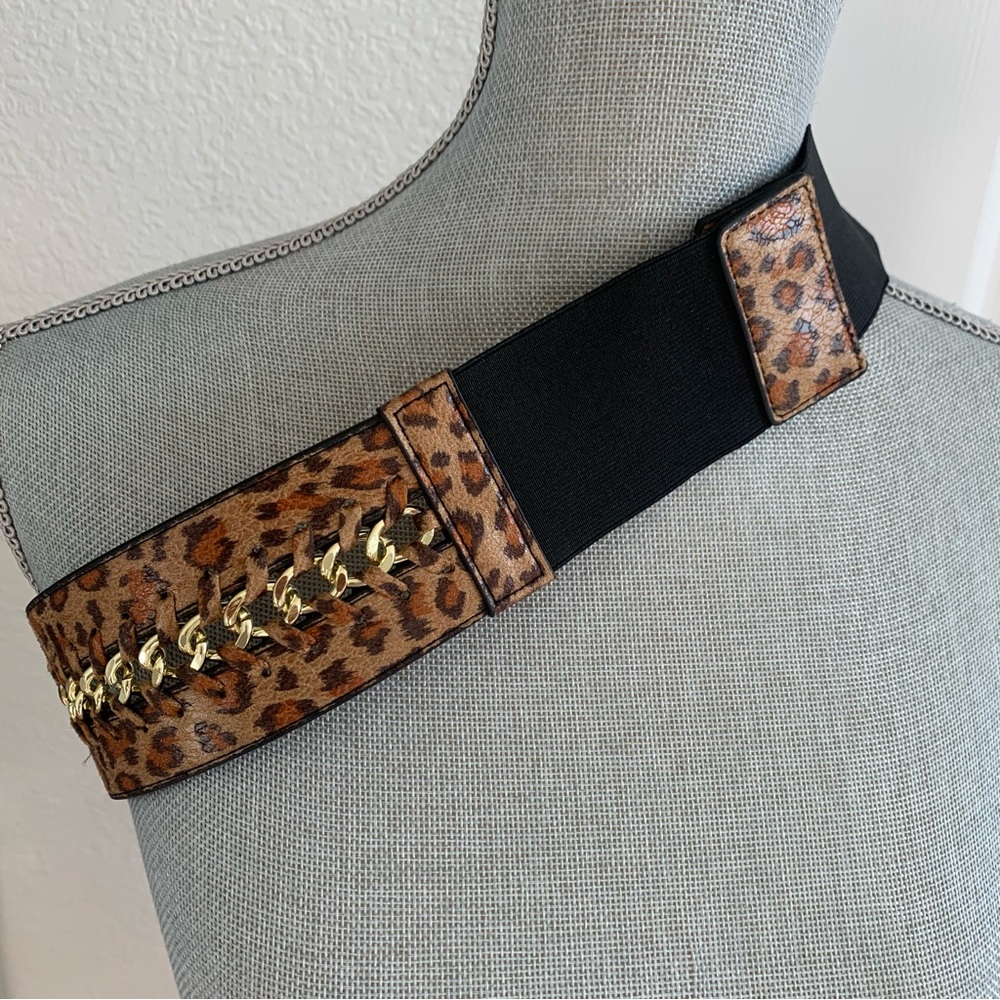 Leopard and gold chain belt with stretch for s flexible fit size ML snap close